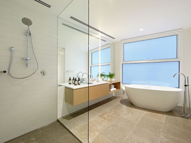 Bathroom Builds and Renovations - Gold Coast Bathrooms & Decks